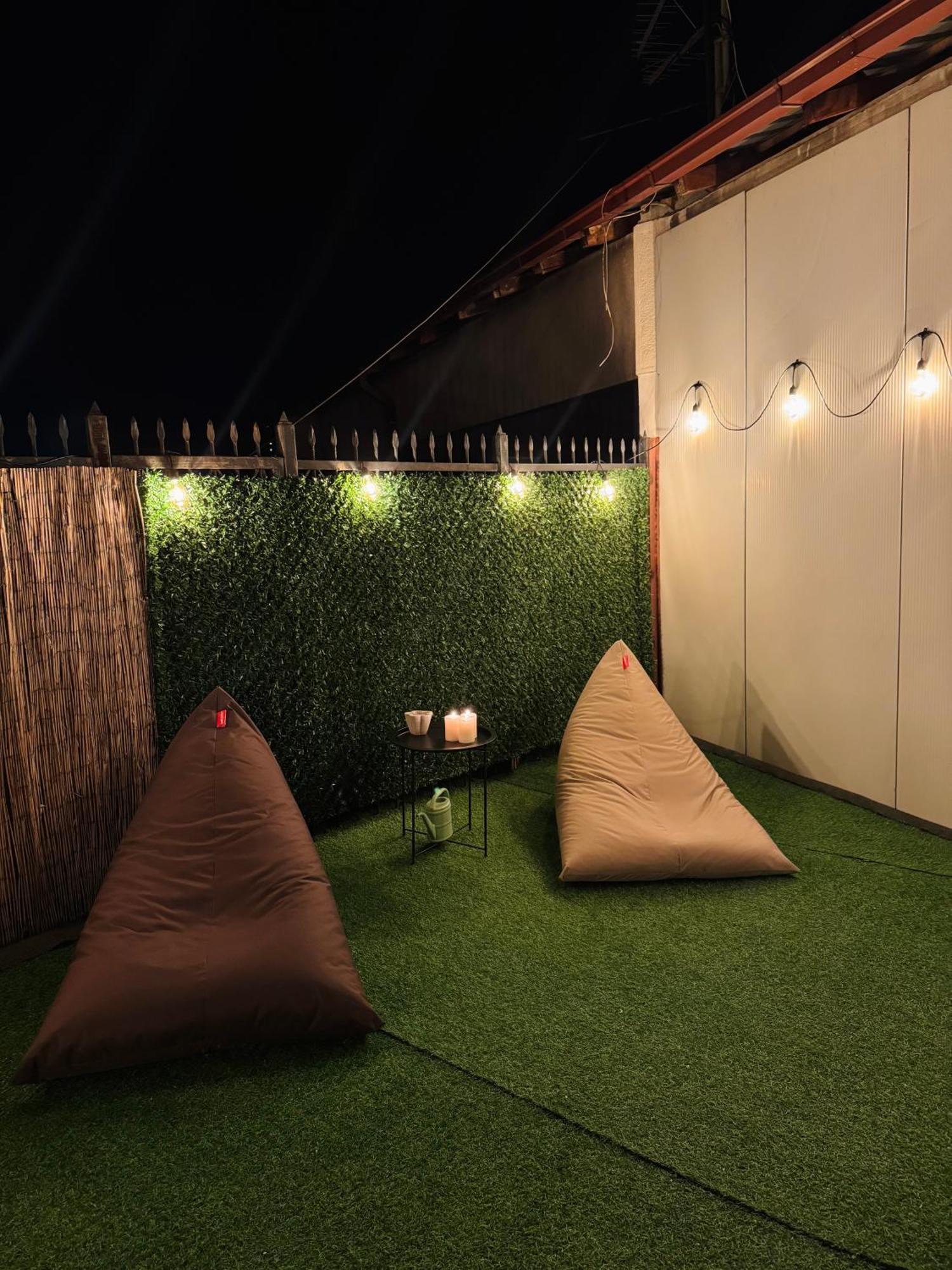 Rooftop Apartment *